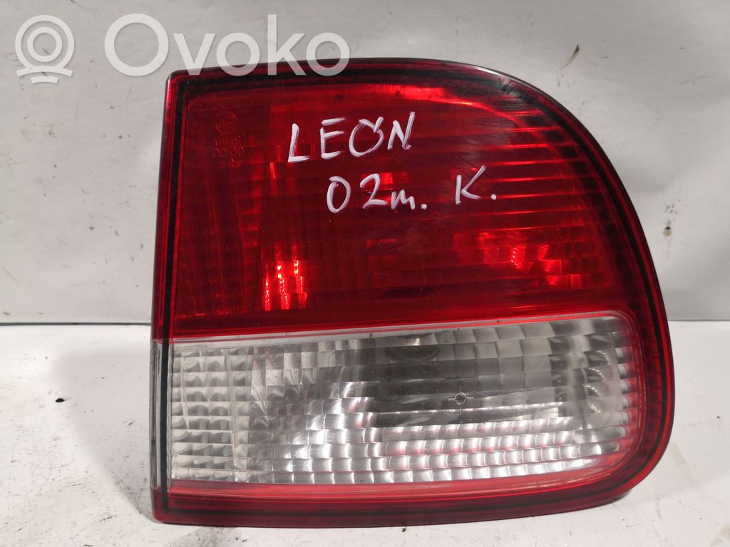Seat Leon (1M) Aizmugurējais lukturis pārsegā 