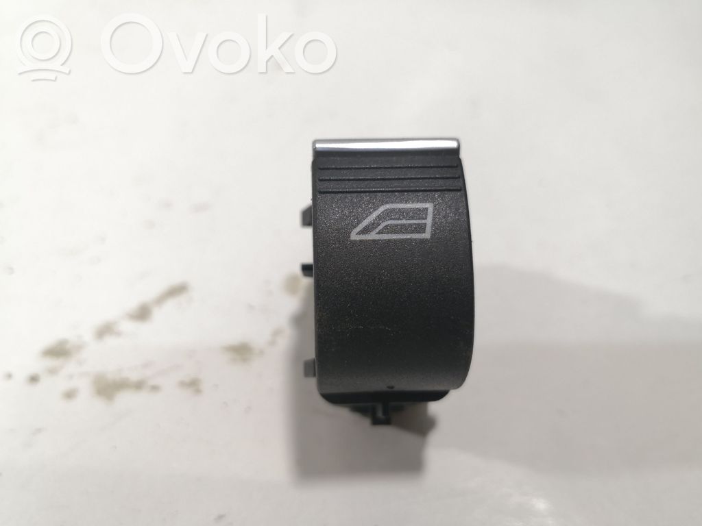 Electric window control switch   10106516,10268894