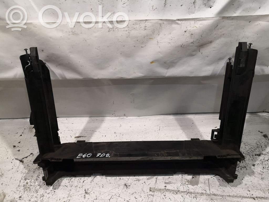 BMW 5 E60 E61 Radiatoru panelis 