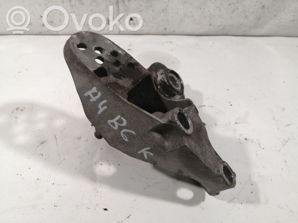 Audi A4 S4 B6 8E 8H Engine mounting bracket 