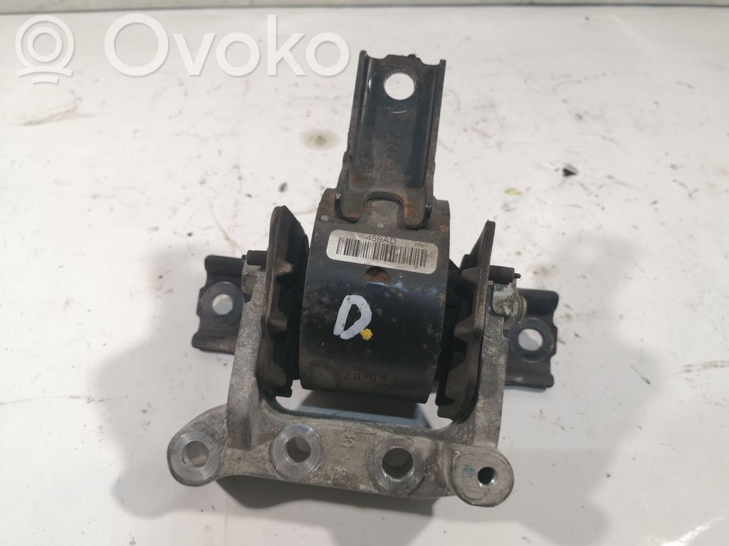 Dodge Caliber Engine mount bracket 