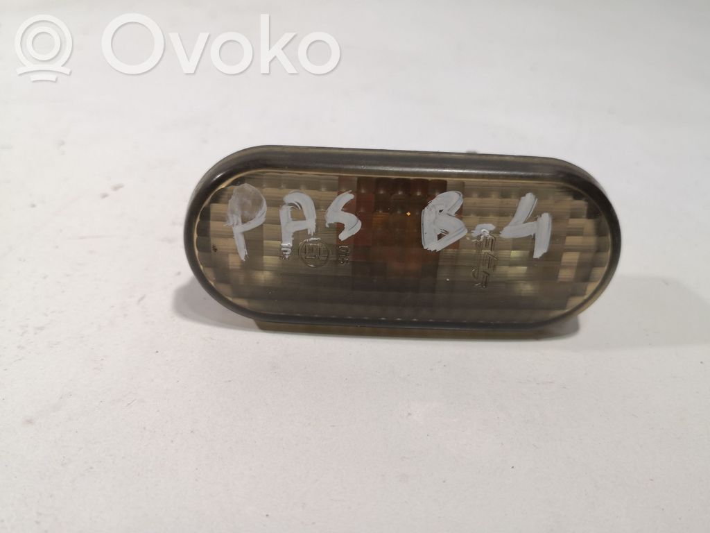 Volkswagen PASSAT B4 Seitenblinker 