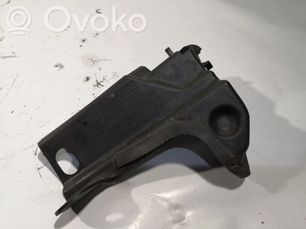 Volkswagen Golf Plus Front bumper mounting bracket 