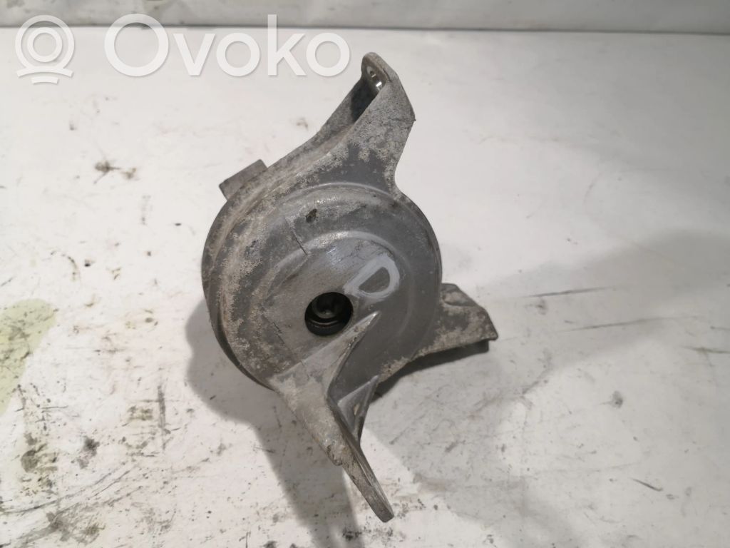 Opel Astra H Engine mount bracket 