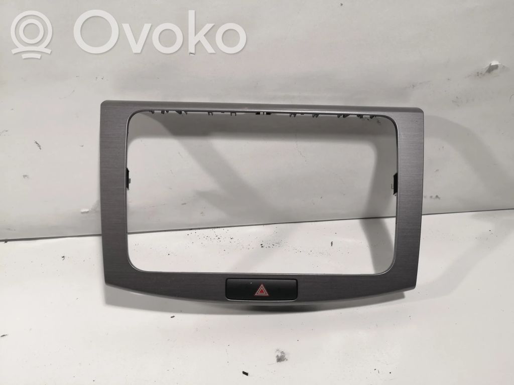 Volkswagen PASSAT B7 Konsola środkowa / Radio / GPS 
