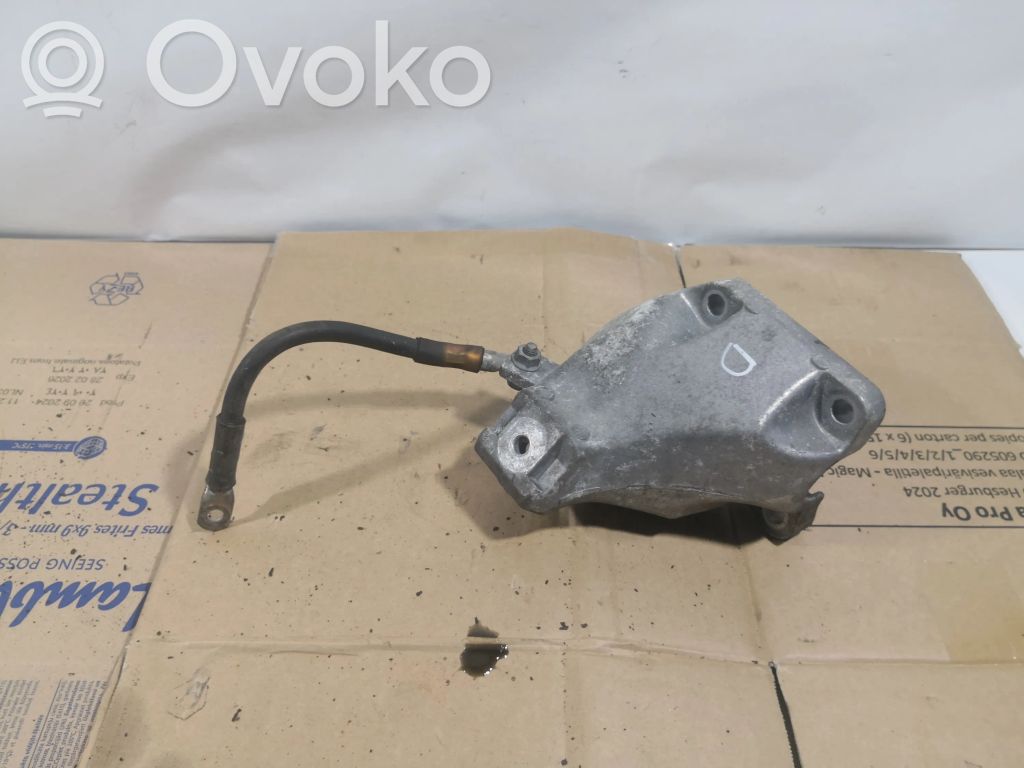 Audi A4 S4 B7 8E 8H Engine mounting bracket 