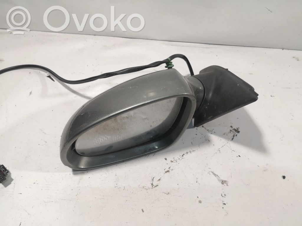 Volkswagen PASSAT B6 Front door electric wing mirror 