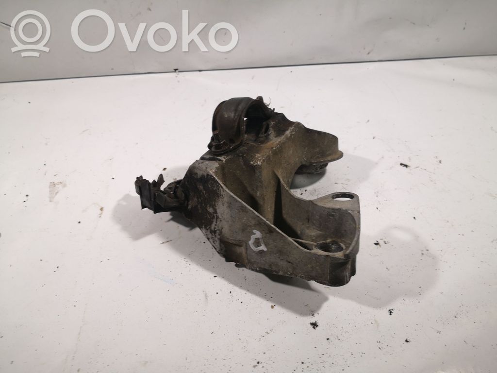 Audi A4 S4 B6 8E 8H Engine mounting bracket 