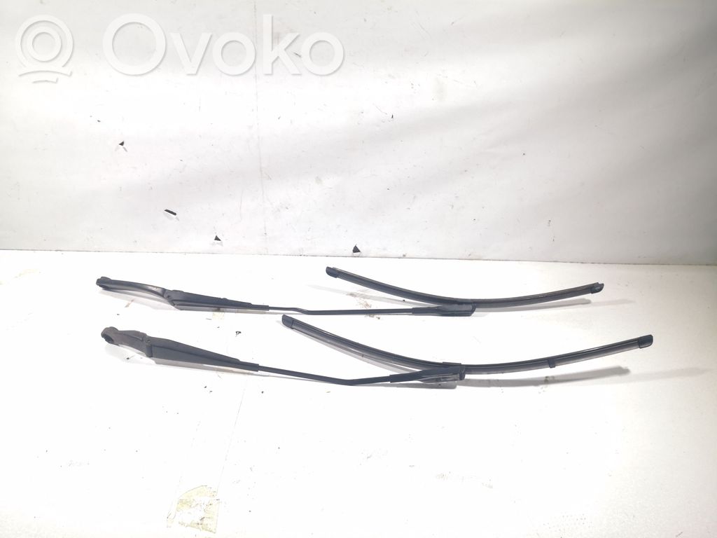 Audi A4 S4 B8 8K Front wiper blade arm 