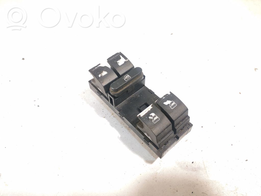 Volkswagen Touran I Electric window control switch 