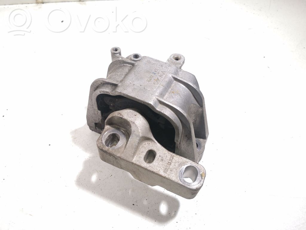 Volkswagen Golf V Engine mount bracket 