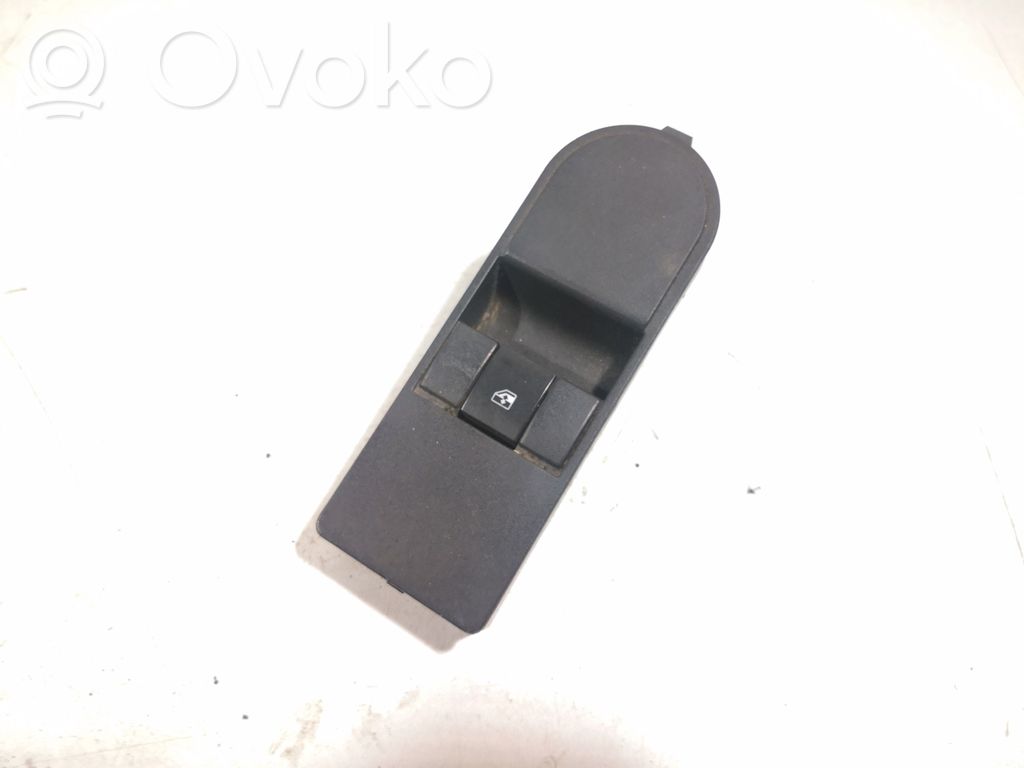 Opel Zafira B Electric window control switch 