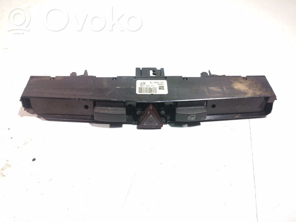 Opel Zafira B Hazard light switch 