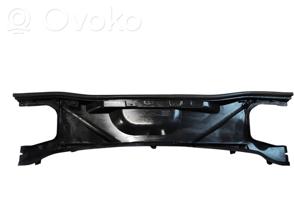 BMW 3 E90 E91 Gaisa mikrofiltra ietvars (daļa) 