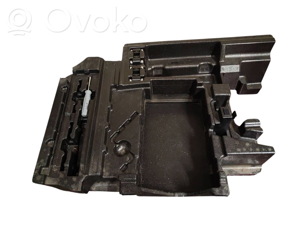 BMW X3 E83 Other trunk/boot trim element 