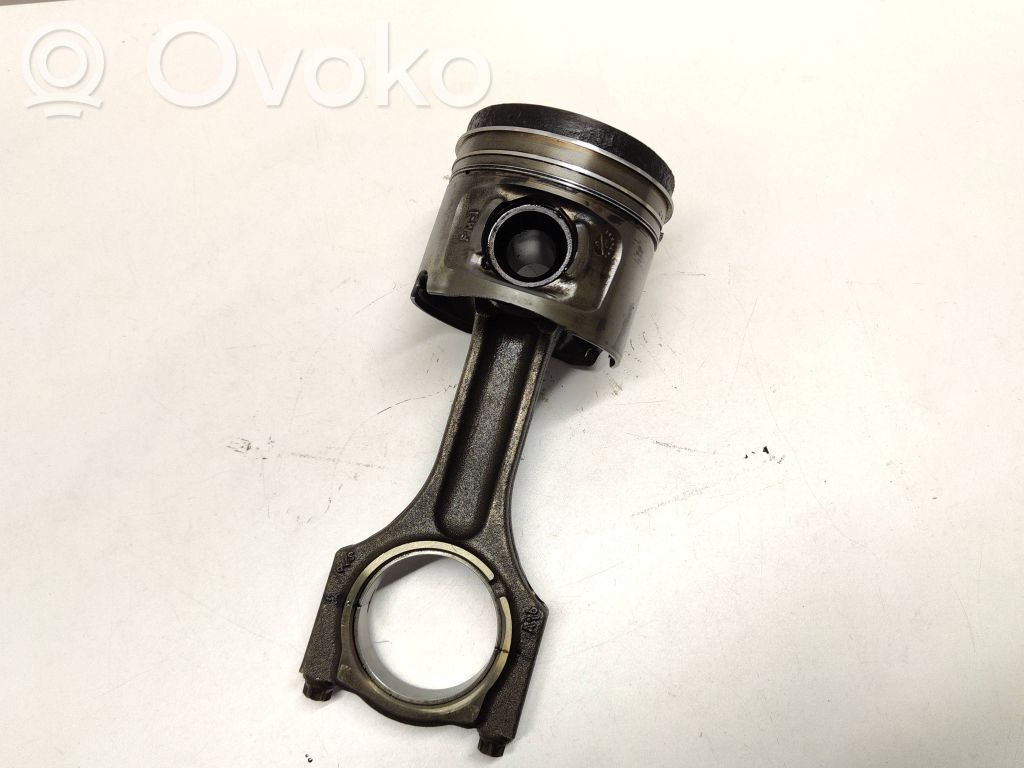 BMW X3 E83 Piston with connecting rod 
