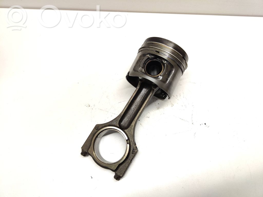 BMW X3 E83 Piston with connecting rod 