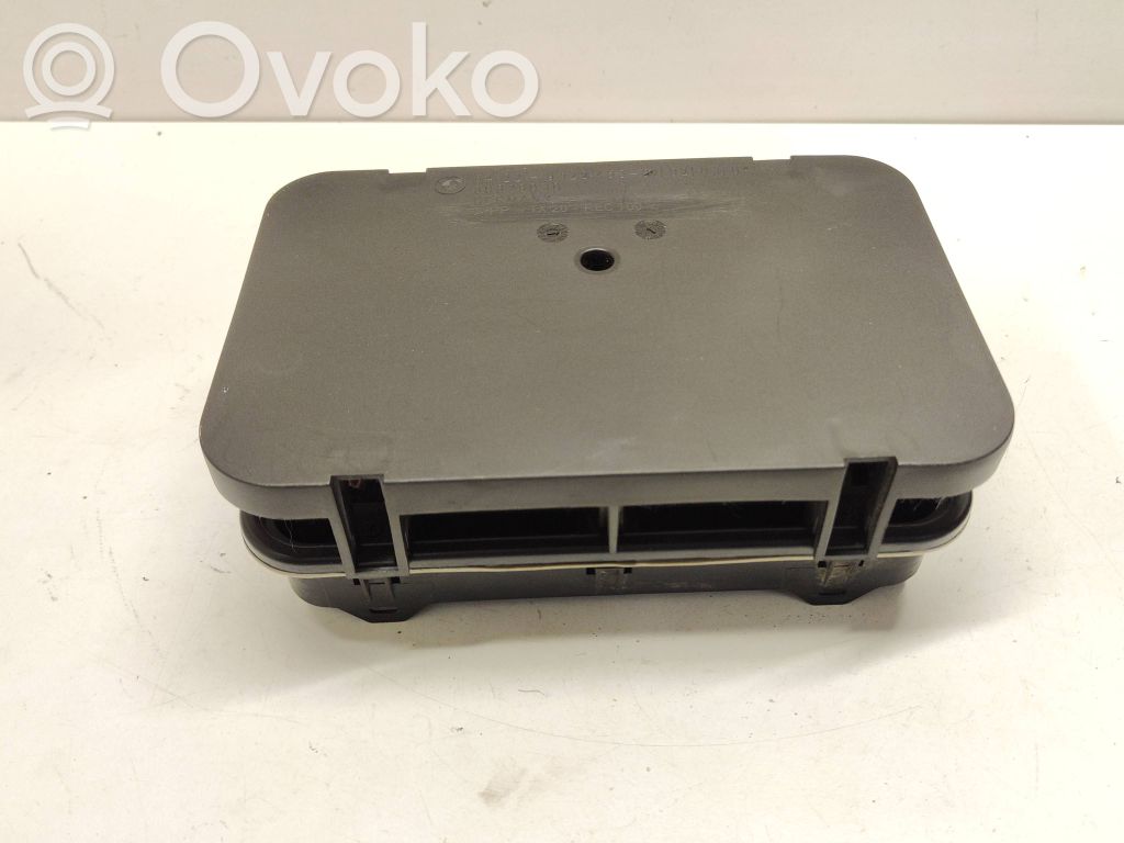 BMW 5 GT F07 Quarter panel pressure vent 