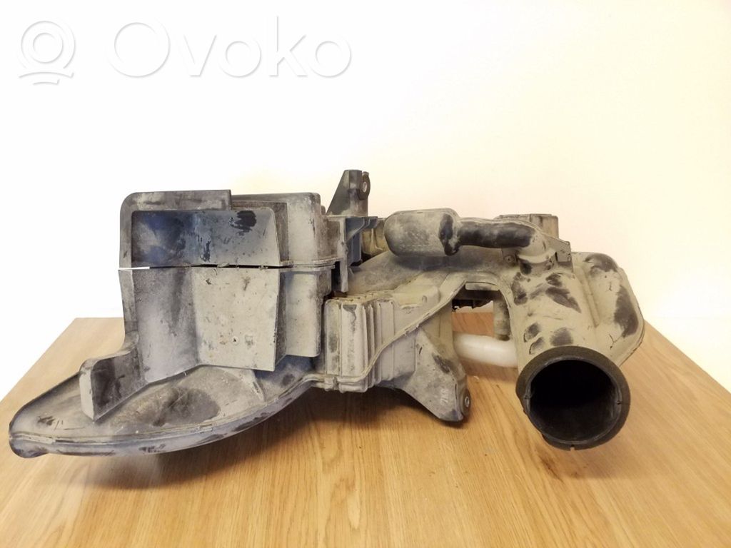 Mazda 5 Air intake duct part 