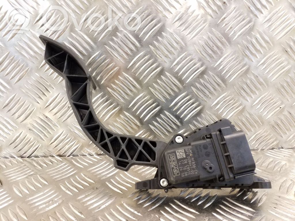 Ford Focus Accelerator throttle pedal 