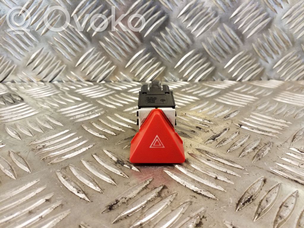 Volkswagen Touran I Hazard light switch 