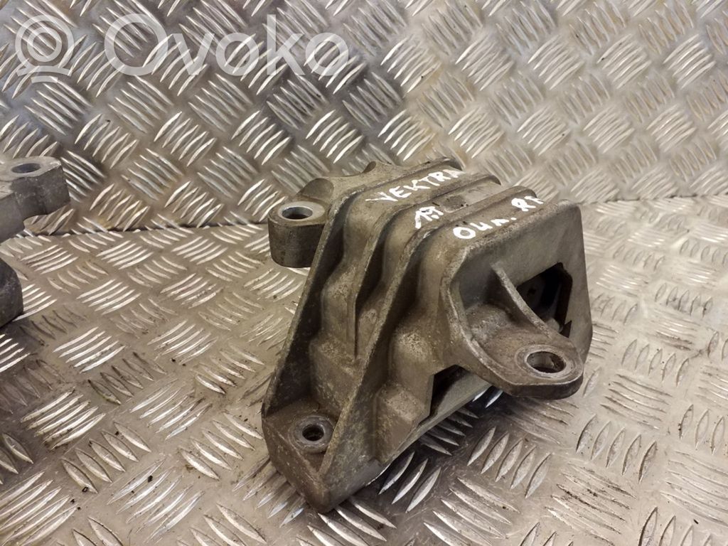 Engine mount bracket   21044613,VO5513,210383329