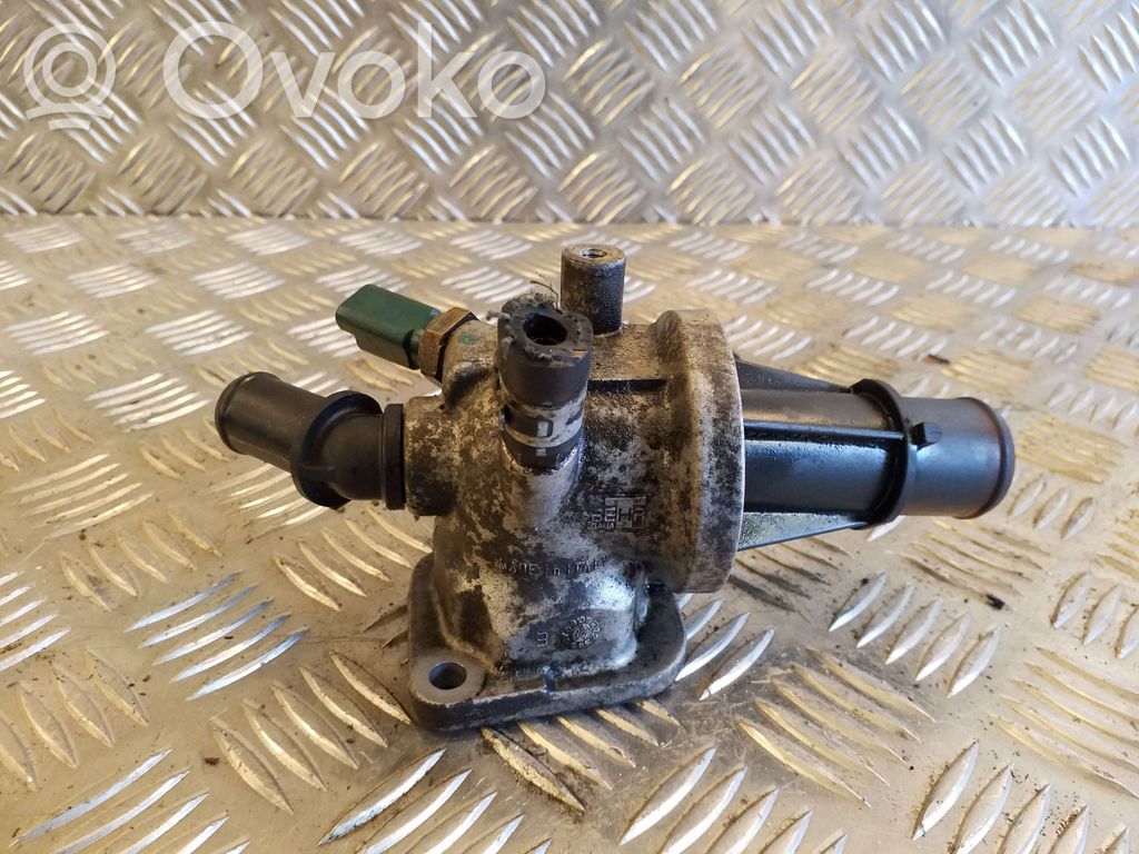 Opel Corsa C Termostatas/ termostato korpusas 