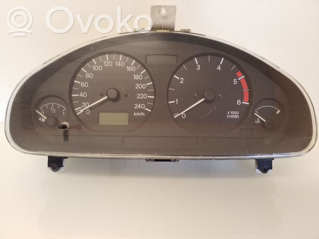 Mitsubishi Carisma Speedometer (instrument cluster) 