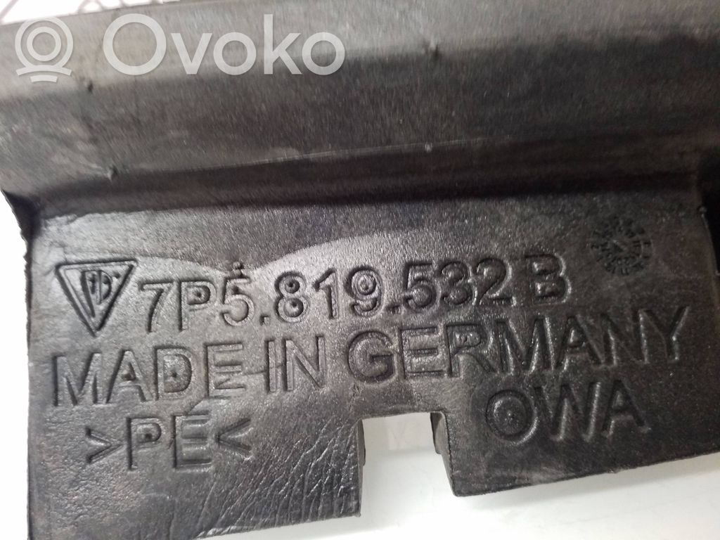 Wygłuszenie / Pianka błotnika przedniego   7P5819532B