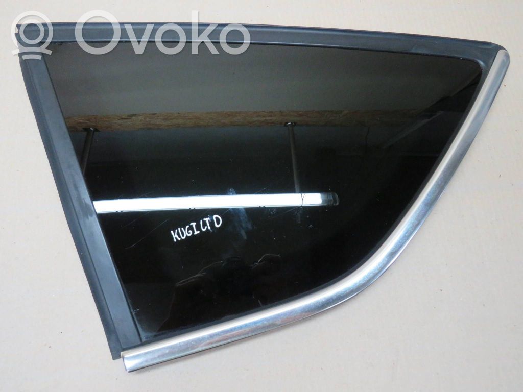 Ford Kuga I Rear side window 