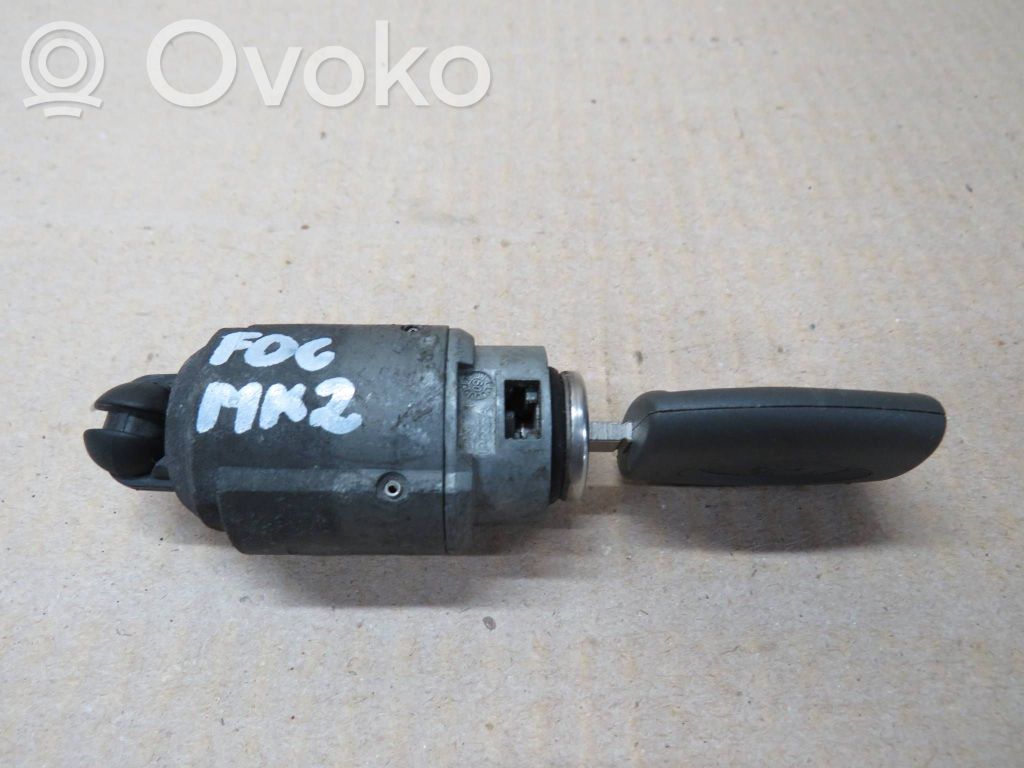 Ford Focus Замок капота двигателя 