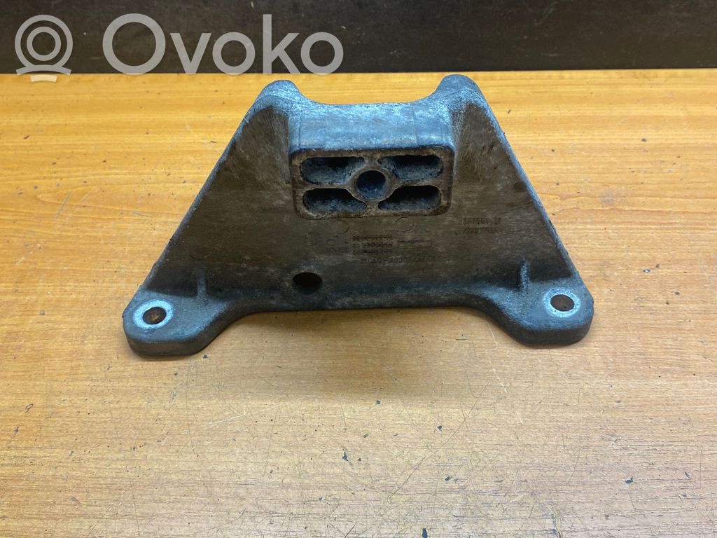 Gearbox mounting bracket   676110703,1022,90401194