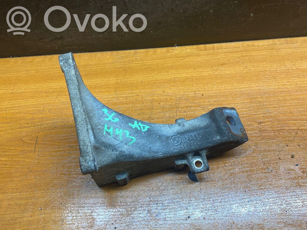 BMW 3 E36 Engine mounting bracket 