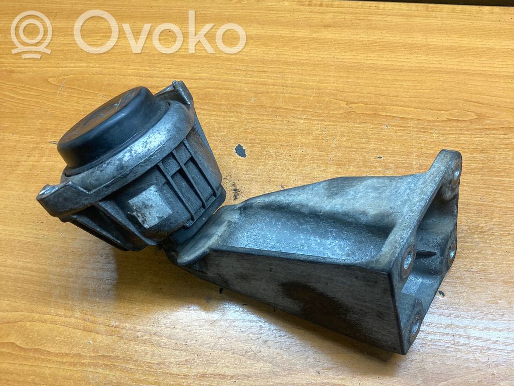 Support, suspension du moteur   6760310,68572910
