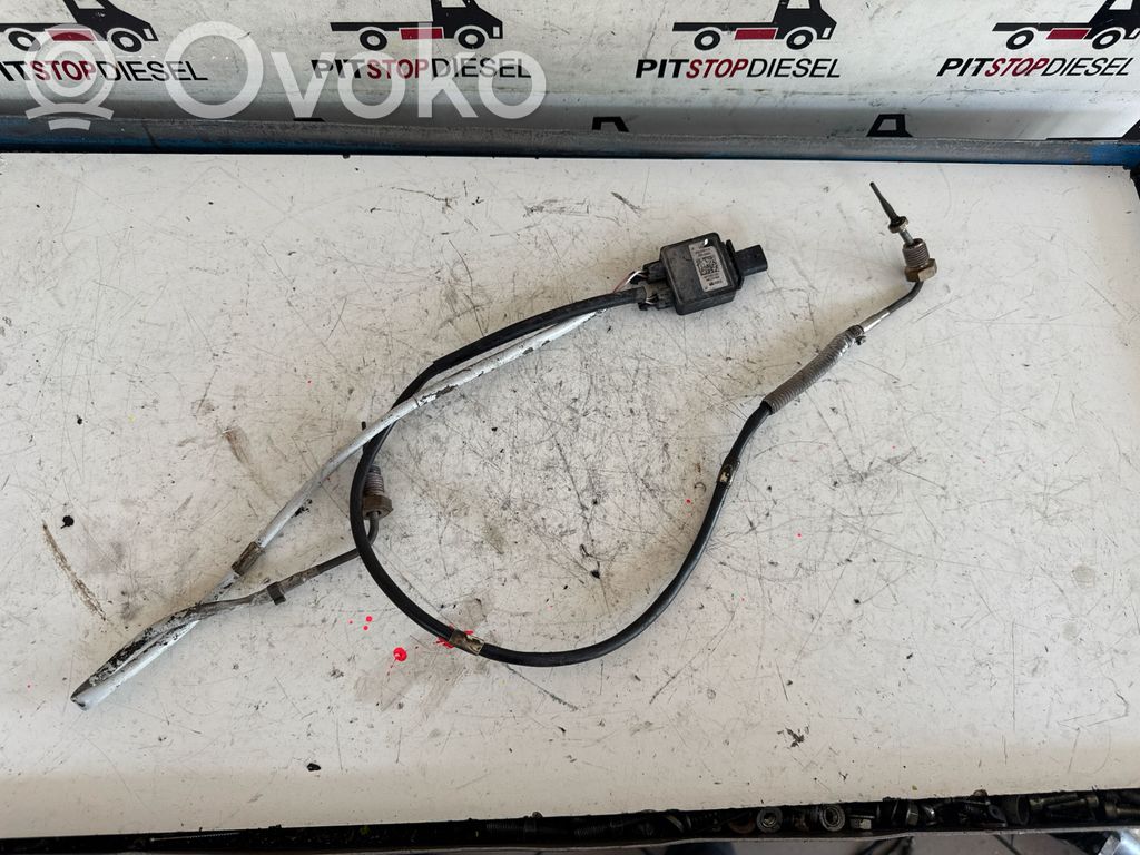 Öltemperatur Sensor Fühler Geber   8S0919519