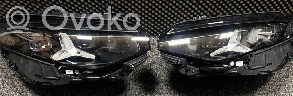 Mercedes-Benz CLA C174 C178 Lampa przednia 