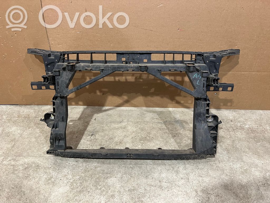 Audi A3 8Y Radiatorių panelė 