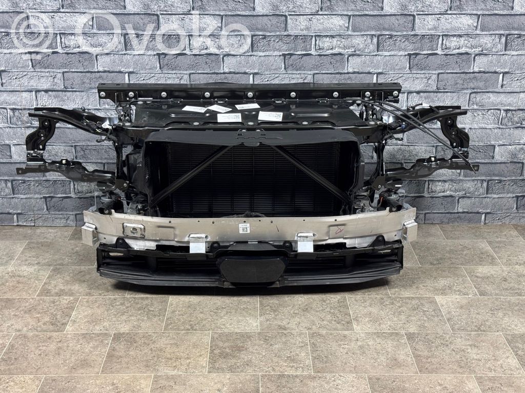BMW X7 G07 Pas przedni 
