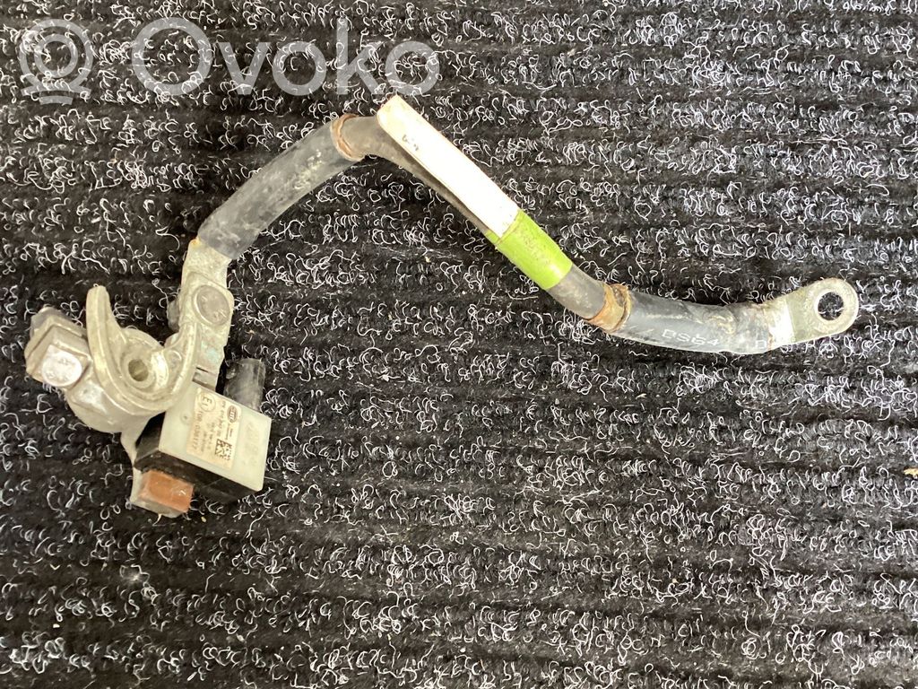 Tesla Model S Maakaapeli, akku 