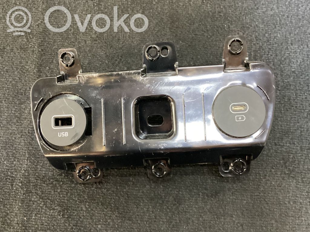 KIA EV6 USB socket connector 