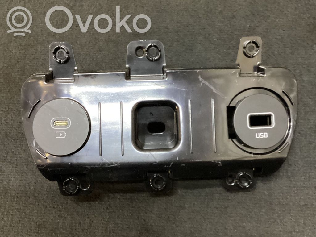 KIA EV6 USB socket connector 