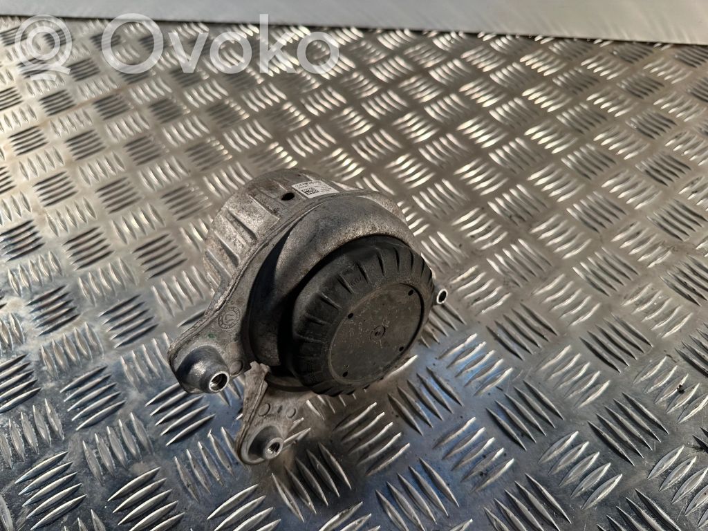 Mercedes-Benz E W238 Engine mount bracket 