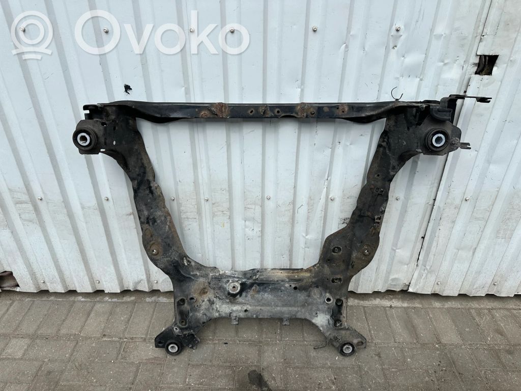 Volvo V60 Priekinis traversas 