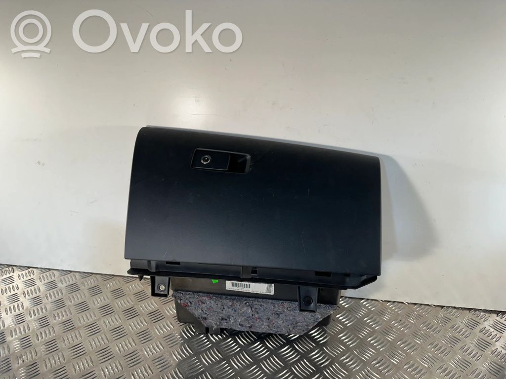 Volvo V60 Daiktadėžė 