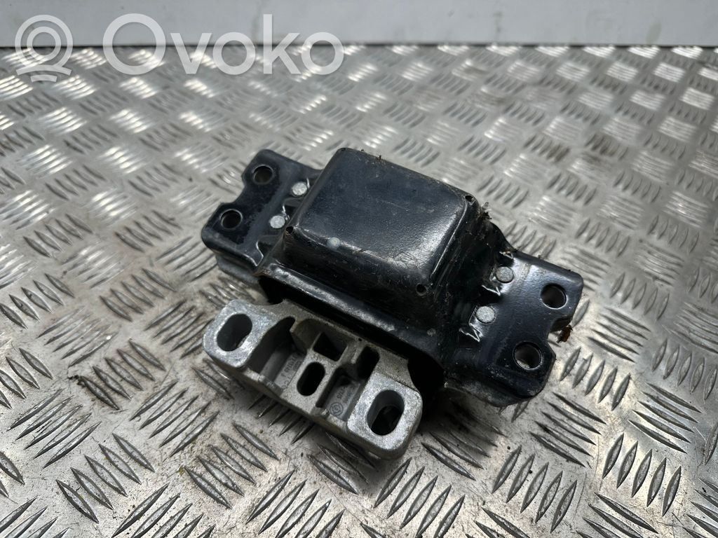 Skoda Octavia Mk2 (1Z) Engine mount bracket 