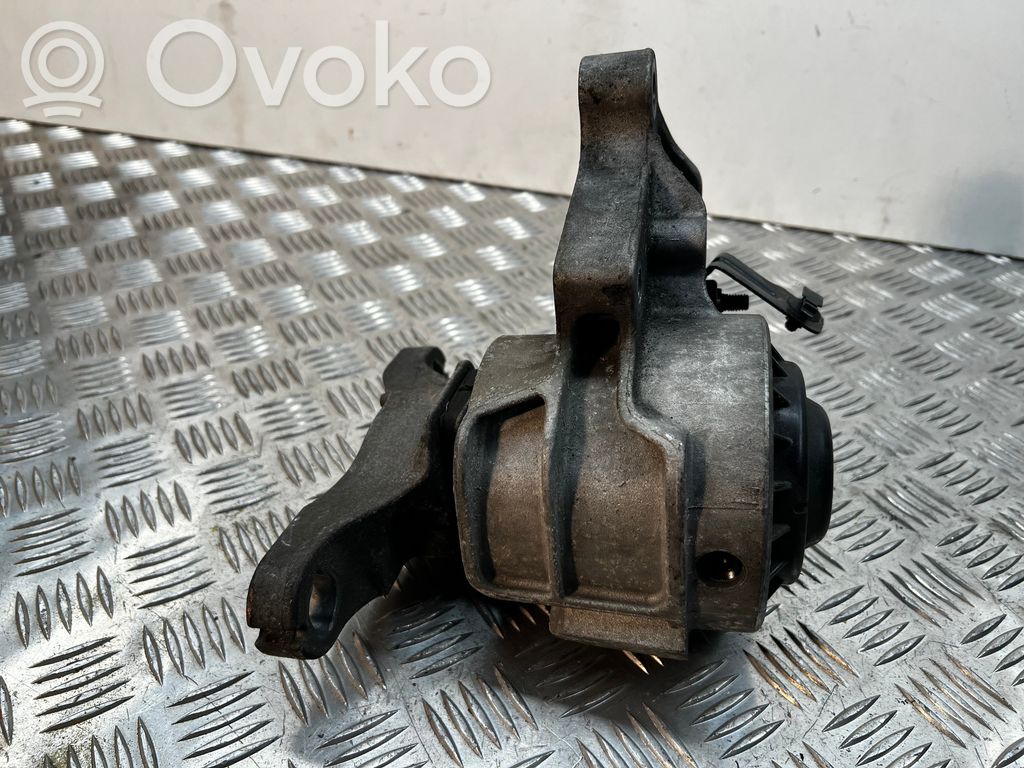 Ford Galaxy Engine mount bracket 