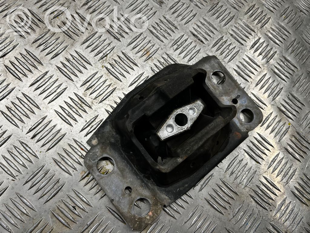 Ford Mondeo MK IV Engine mount bracket 