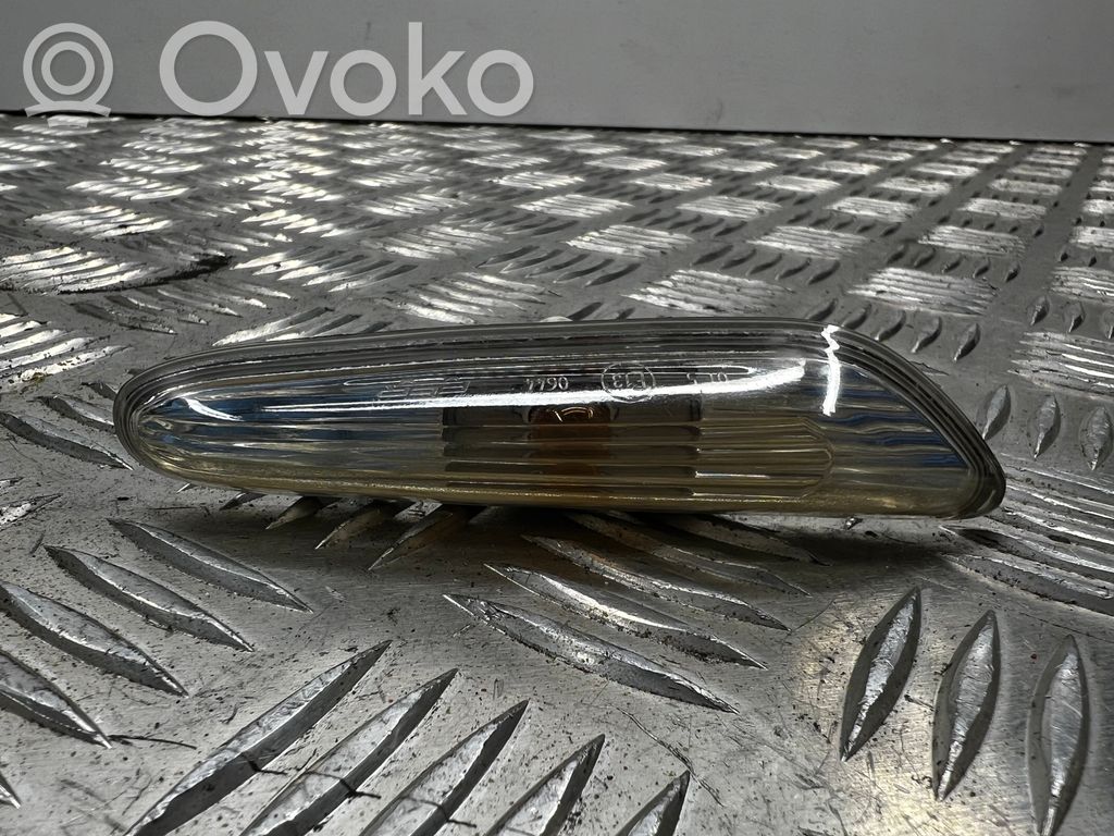 BMW 5 E60 E61 Front fender indicator light 