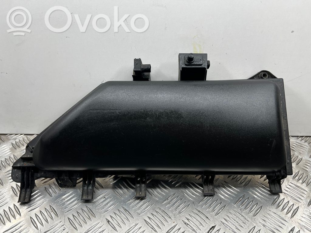 BMW 5 E60 E61 Oro mikrofiltro dangtelis 