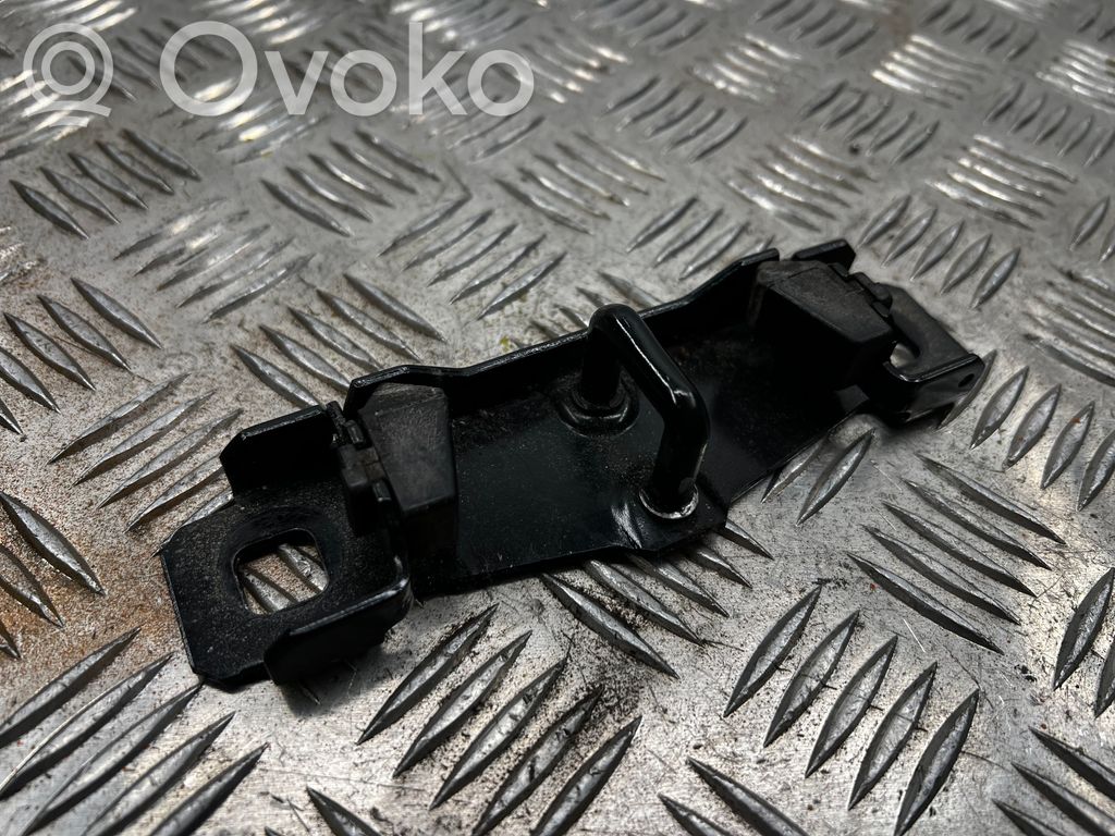 Ford Mondeo MK IV Rear door lock loop/hook striker 